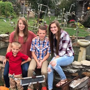 Meet your Posher, April